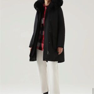 Woolrich Military Parka w/fur trim, Navy size S. Worn twice, perfect condition